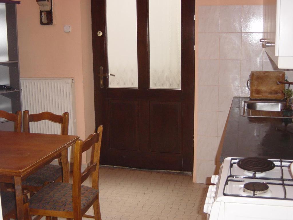 Ringavenue Apartments Budapest Budapeste Quarto foto